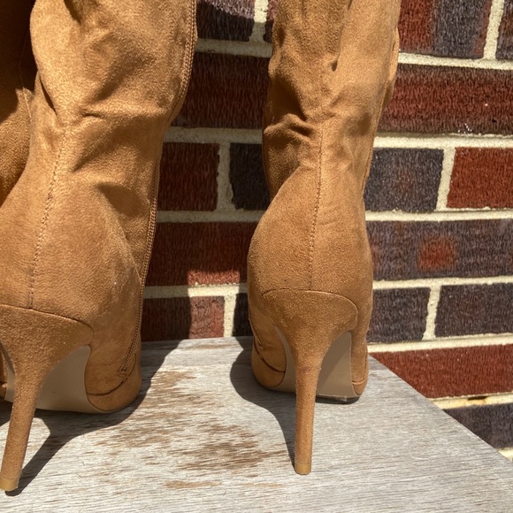 Tan knee high Tribal printed boots - Picture 4 of 10